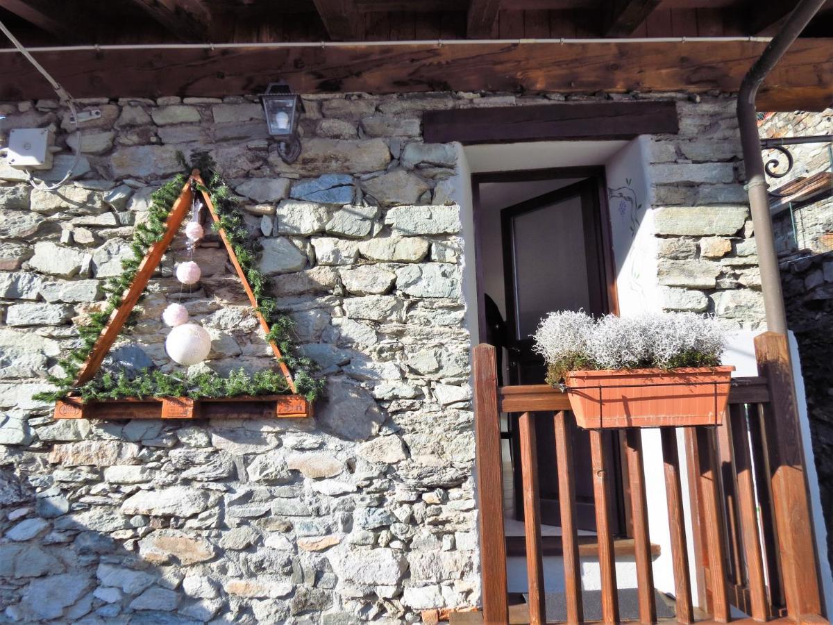 Lo Gnomo Sotto Al Glicine Lägenhet Châtillon Exteriör bild