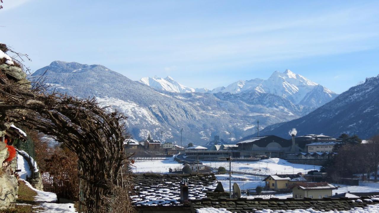 Lo Gnomo Sotto Al Glicine Lägenhet Châtillon Exteriör bild